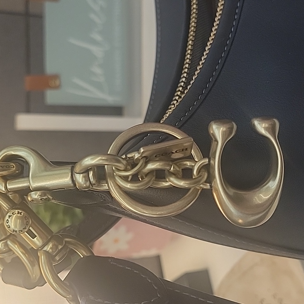 NWOT BRASS COACH C KEYCHAIN - Picture 7 of 8